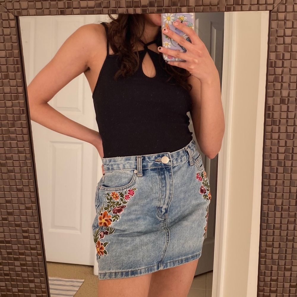 FOREVER 21 Floral Mini Denim Skirt - Picture 2 of 5